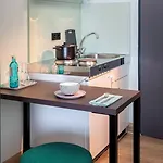 호텔 Coffee Fellows Frankfurt Airport-langen 3*