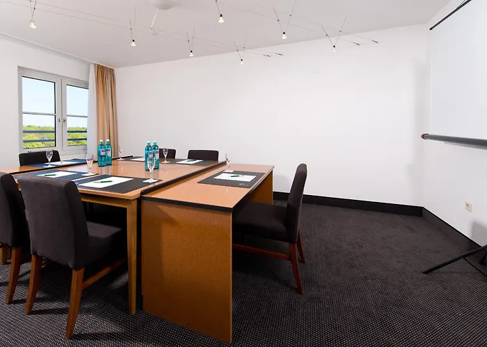 מלון Coffee Fellows Frankfurt Airport-langen 3*